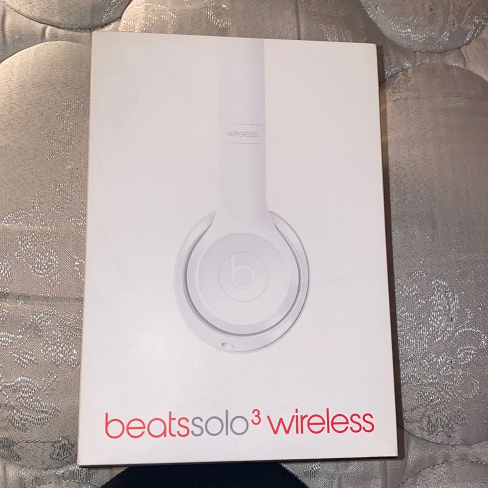 Beats solo 3 wireless (white)